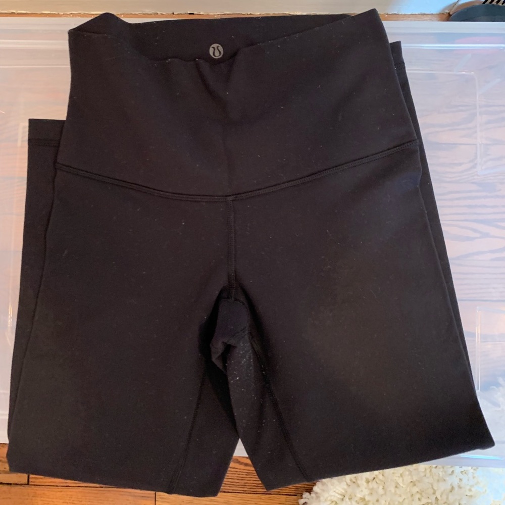 Lululemon Wunder Under Black Crops Size 6